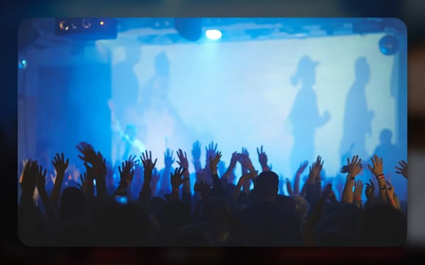 How much does it cost to organize a mini tour as an emerging artist in 2026